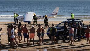 Basquetebolista do Benfica protegeu pilotos da avioneta da fúria das pessoas