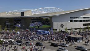 Dragão aproxima-se da casa cheia para a primeira jornada