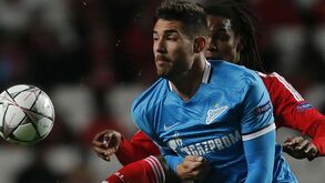 Javi García em Sevilha para assinar pelo Betis