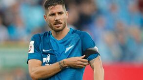 Javi García assina por três épocas com o Betis de Sevilha
