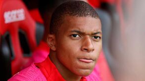 Ultras do Monaco deixam aviso a Mbappé