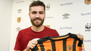 Jon Toral deixa Arsenal e assina pelo Hull City