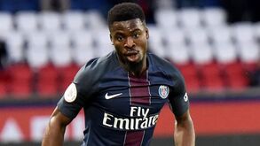 Tottenham chega a acordo por Aurier