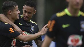 Neymar falou com Coutinho na seleção e soaram os alarmes em Barcelona