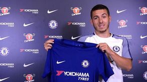 Kylian Hazard junta-se ao irmão Eden no Chelsea