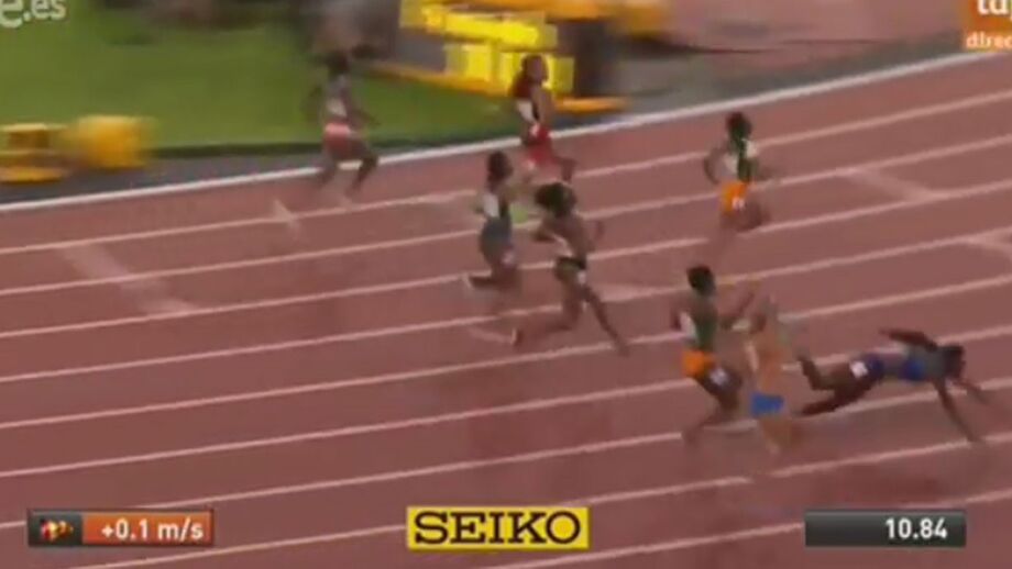 Tori Bowie caiu desamparada após cruzar a meta