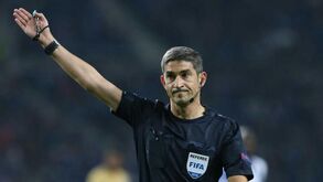 Undiano Mallenco no Benfica-CSKA e Viktor Kassai no Olympiacos-Sporting