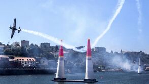 Red Bull Air Race: Recorde de 250.000 pessoas no primeiro dia