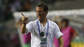 Paulo Duarte evita derrota caseira com autogolo caricato a fechar