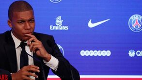 Ultras do PSG receberam assim Mbappé no Parque dos Príncipes