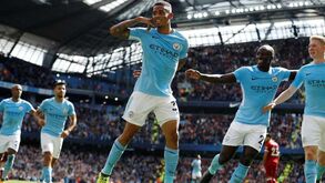 Citizens arrasam reds em jogo marcado por lesão de Ederson