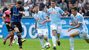 Inter vence SPAL e junta-se à Juventus no topo da Serie A