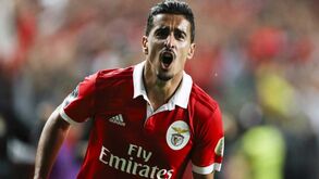 André Almeida e o 'chouriço' ao Portimonense: «Às vezes a baliza é tão grande...»