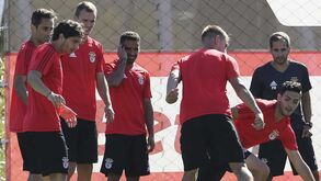 Douglas pronto a jogar