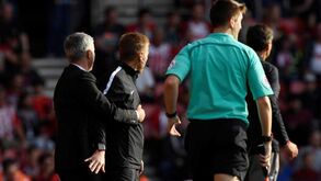 José Mourinho foi expulso e saiu... 'à patrão'