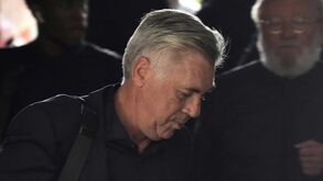 Presidente do Bayern revela que Ancelotti tinha cinco jogadores contra ele