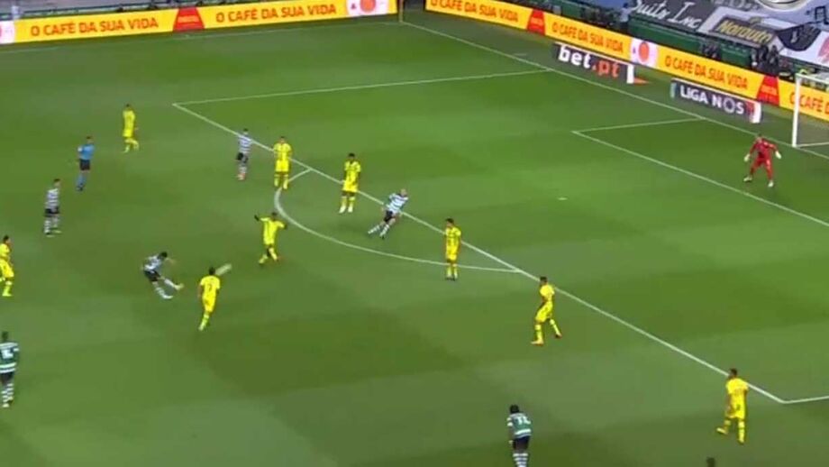 Escombros e muitas máquinas pesadas 