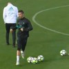 Cristiano Ronaldo remata para o banco com recado... para a imprensa