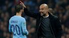 Guardiola não gostou da bola e mostrou toda a sua indignação