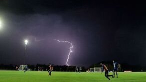 Trovoada 'coloriu' treino do Paraguai em Assunção