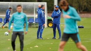 Conte continua a 'puxar' e está a 'perder' os jogadores do Chelsea