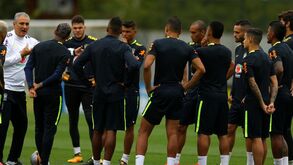 Tite chama 25 jogadores para defrontar Japão e Inglaterra