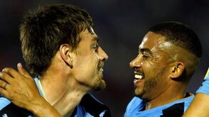 Coates e Maxi Pereira nos convocados do Uruguai