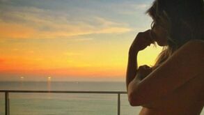 Luciana Abreu publica foto em topless e diz que ninguém lhe estraga a felicidade