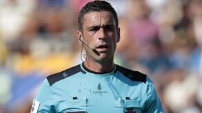 Árbitro e delegados da Liga não relataram falha do vídeo-árbitro no Aves-Benfica