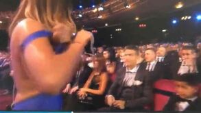 Vestido quase traiu apresentadora quando ia entrevistar Cristiano Ronaldo