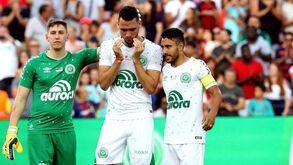 Chapecoense prepara renovações de Alan Ruschel e Neto