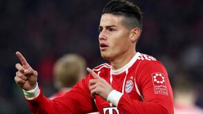 Bayern Munique vence Leipzig e isola-se na liderança