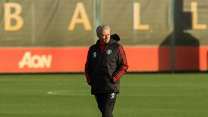 Martial salta do banco para dar triunfo ao Man. United