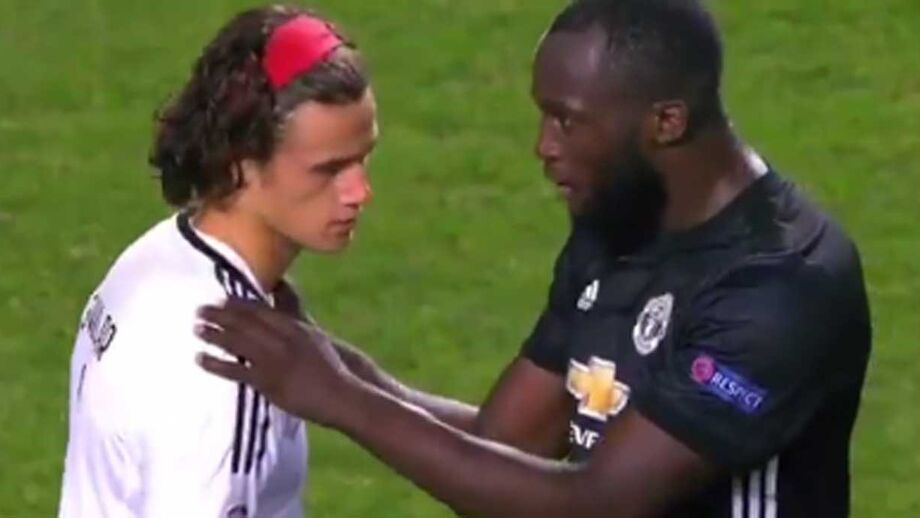 Avançado belga confortou compatriota no final do Benfica-Manchester United