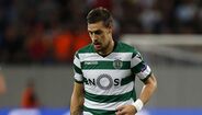 Coates<br /><br />Terminou o empate com o Sp. Braga lesionado no adutor da perna direta. O central, de 27 anos, estava convocado para os particulares do Uruguai com a Polónia e a Áustria (a sua vaga será preenchida por Mauricio Lemos, do Las Palmas).