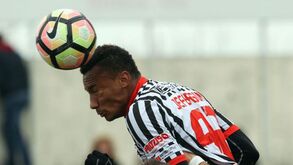 Sp. Braga B-Varzim, 1-0: Autogolo de Jeferson dita desfecho injusto