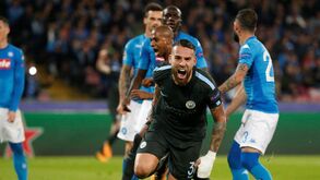 Manchester City festeja apuramento com triunfo claro em Nápoles