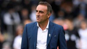 Carlos Carvalhal soma novo triunfo e sobe ao 11.º lugar no Championship