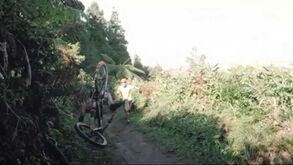 Assustadora queda de João Kopke a fazer downhill