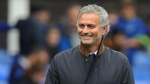 Até pode acontecer, mas este rumor é mais para quem acredita no Pai Natal