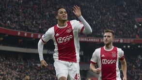 O que o filho de Kluivert fez é mesmo para muito poucos