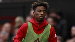 Futuro de Angel Gomes preocupa United de Mourinho