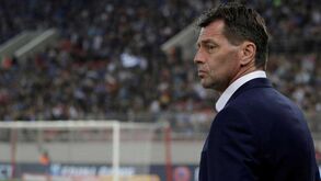 Grécia: selecionador Michael Skibbe renova por dois anos