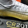Bola de Ouro: Ronaldo ainda não ganhou a quinta mas já tem botas para celebrar