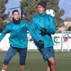 Ronaldo e Varane não deixam cair a bola de maneira nenhuma