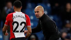 Não se assuste: Guardiola só está a dar os parabéns a Redmond