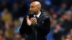 Alavés anuncia contratação de Abelardo