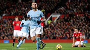 Mourinho perde dérbi e fica 11 pontos do rival