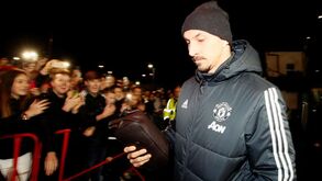 Manchester viajou no dia do jogo e quase não chegava a tempo