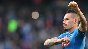 Golo histórico deixa o Nápoles quatro pontos à frente da Juventus